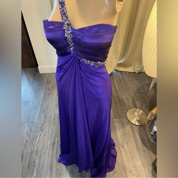 La Femme purple gown, size 2. See measurements dress size medium - Picture 2 of 13